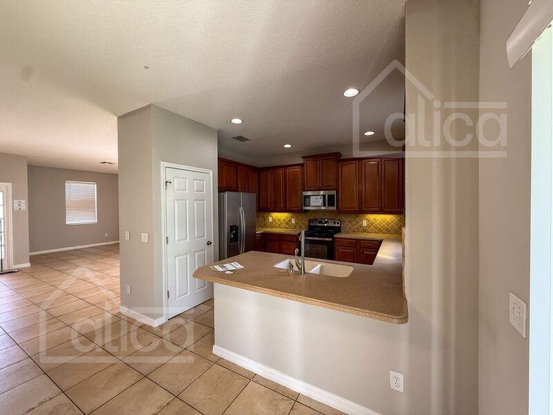 109 Whispering Pines Way - Photo 3 of 37