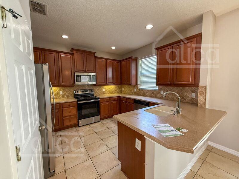 109 Whispering Pines Way - Photo 4 of 37