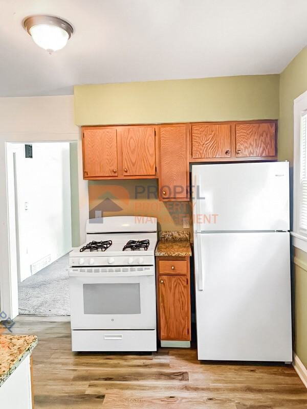 157 E Bennett Ave - Photo 2 of 10