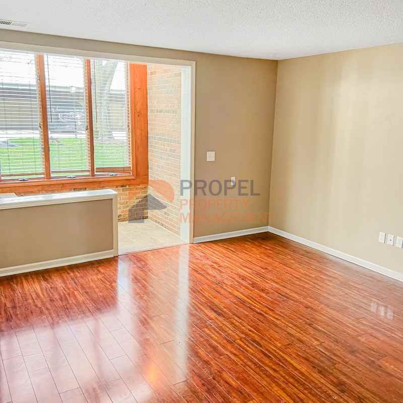 173 Pinewood Cir - Photo 4 of 10