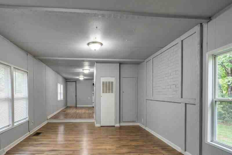 122 Collins Rd - Photo 4 of 16