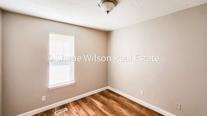 162 Shawn Ln - Photo 5 of 15