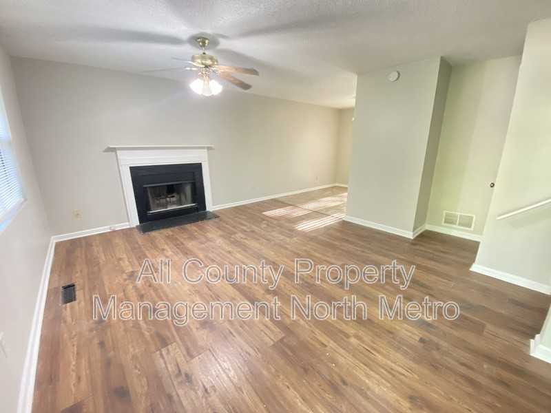 67 Winchester Ct - Photo 3 of 10