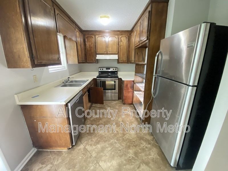 67 Winchester Ct - Photo 4 of 10