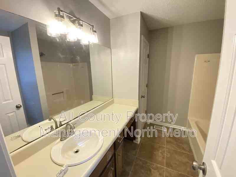 67 Winchester Ct - Photo 7 of 10