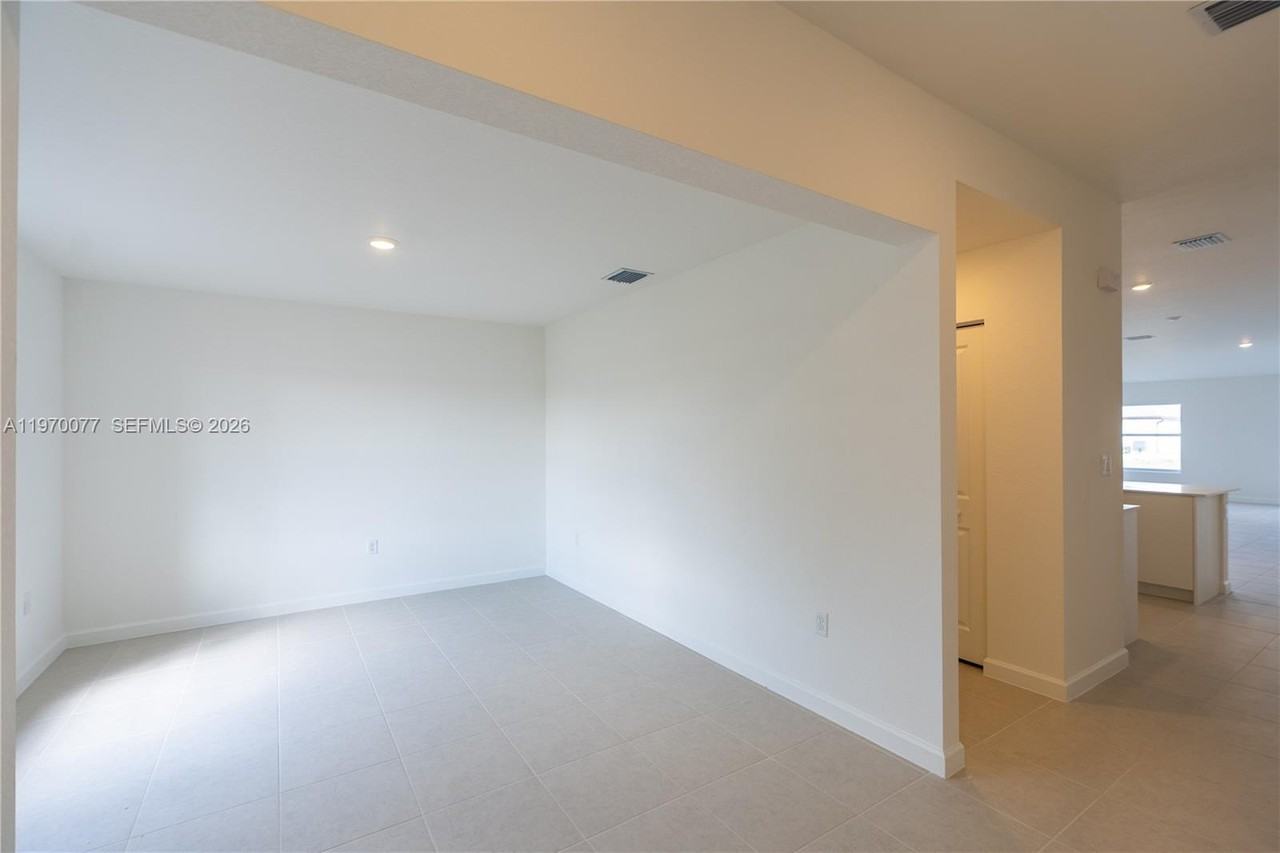 17431 Southwest 286th Street - Photo 2 of 33