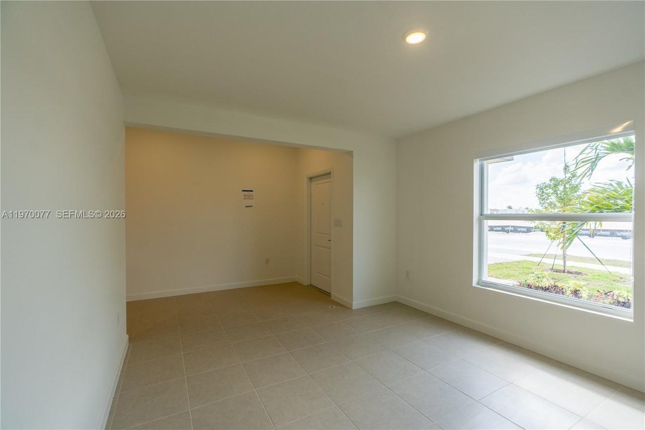 17431 Southwest 286th Street - Photo 3 of 33