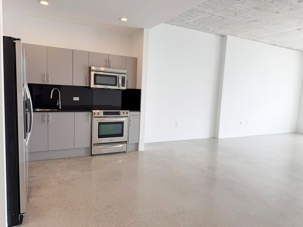 2700 N Miami Ave - Photo 3 of 29