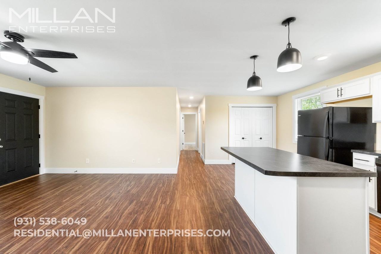 736 Lafayette Rd - Photo 4 of 26