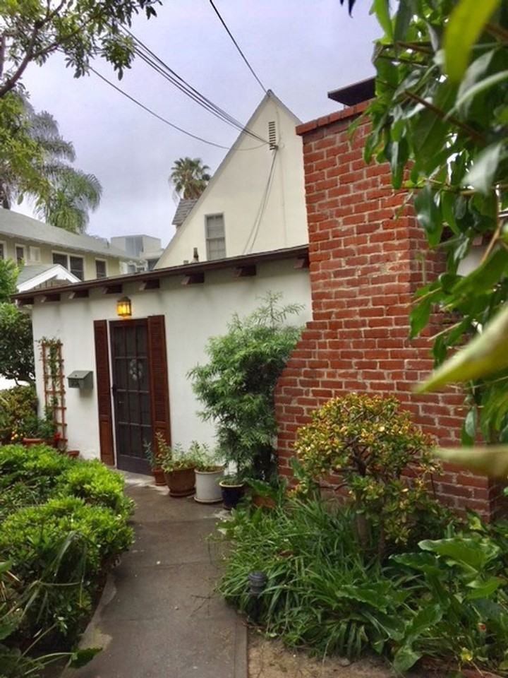 2130 - Photo 2 of 36