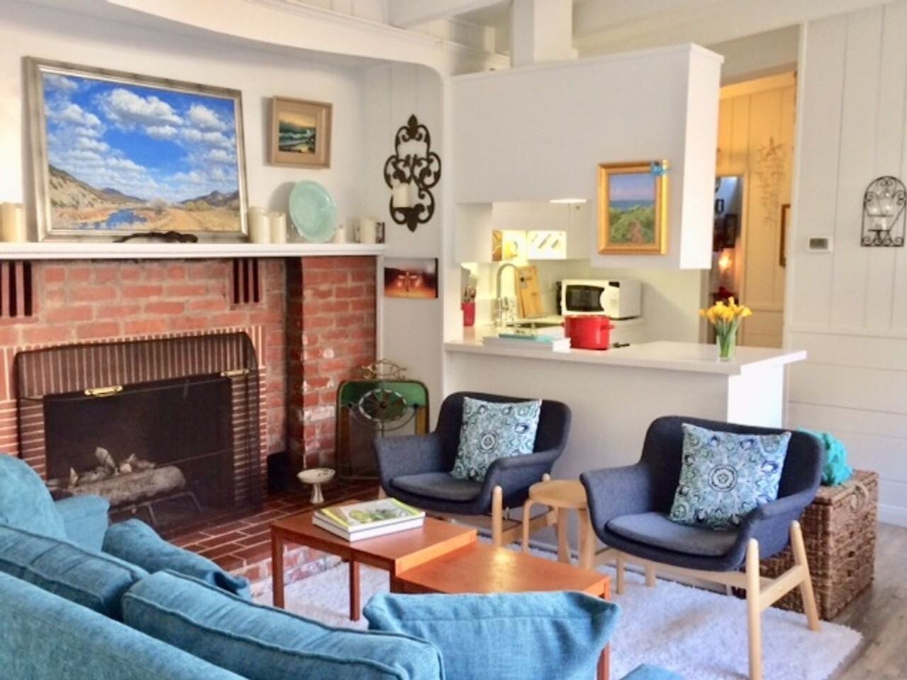 2130 - Photo 4 of 36