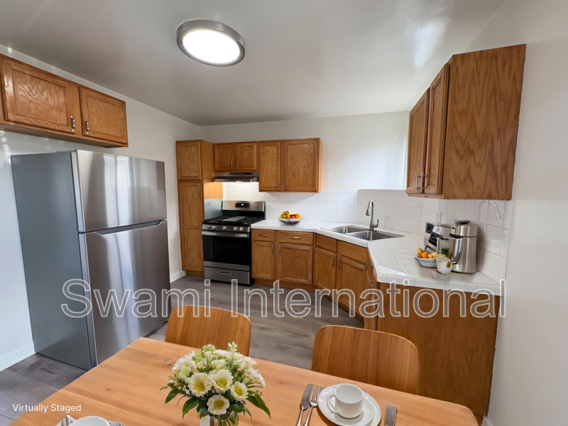 21612 Berendo Ave - Photo 2 of 31