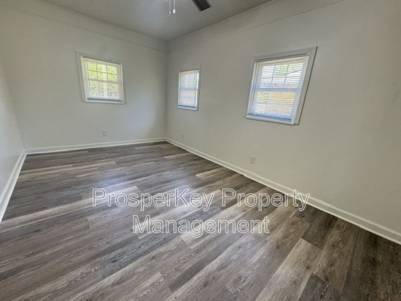 5004 Kingston Dr - Photo 5 of 13