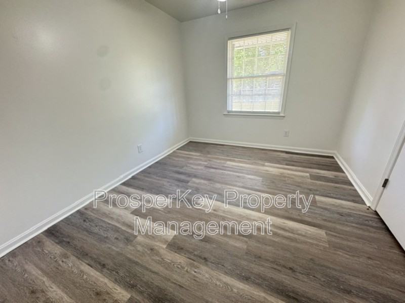 5004 Kingston Dr - Photo 7 of 13