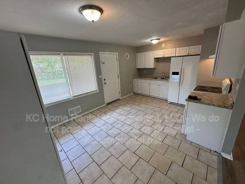 10812 Newton Ave - Photo 5 of 29