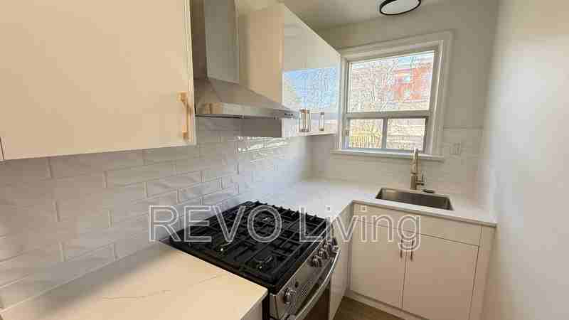 6921 Barker St #3 - Photo 2 of 13