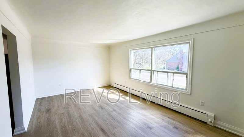 6921 Barker St #3 - Photo 4 of 13