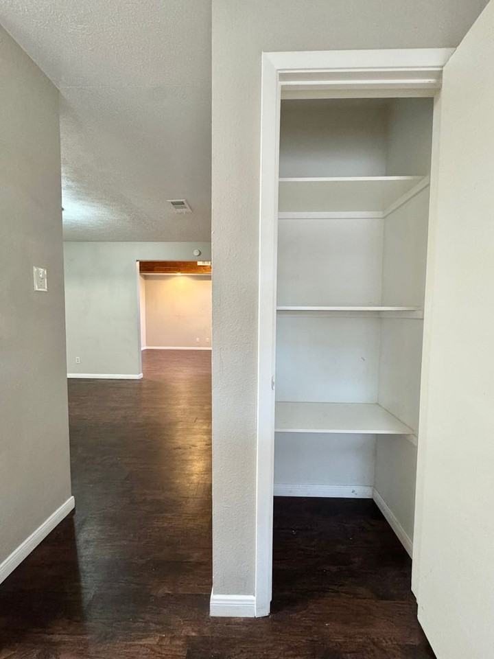 1713 Utah Ave - Photo 6 of 15