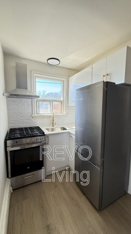 6921 Barker St #2 - Photo 4 of 13