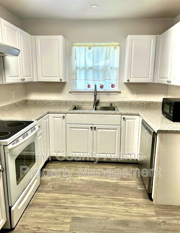 4923 Creekmoor Dr - Photo 6 of 17