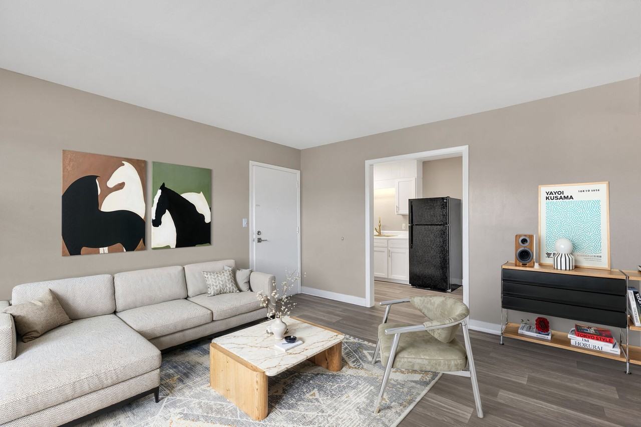 Bristol Square - Photo 3 of 19