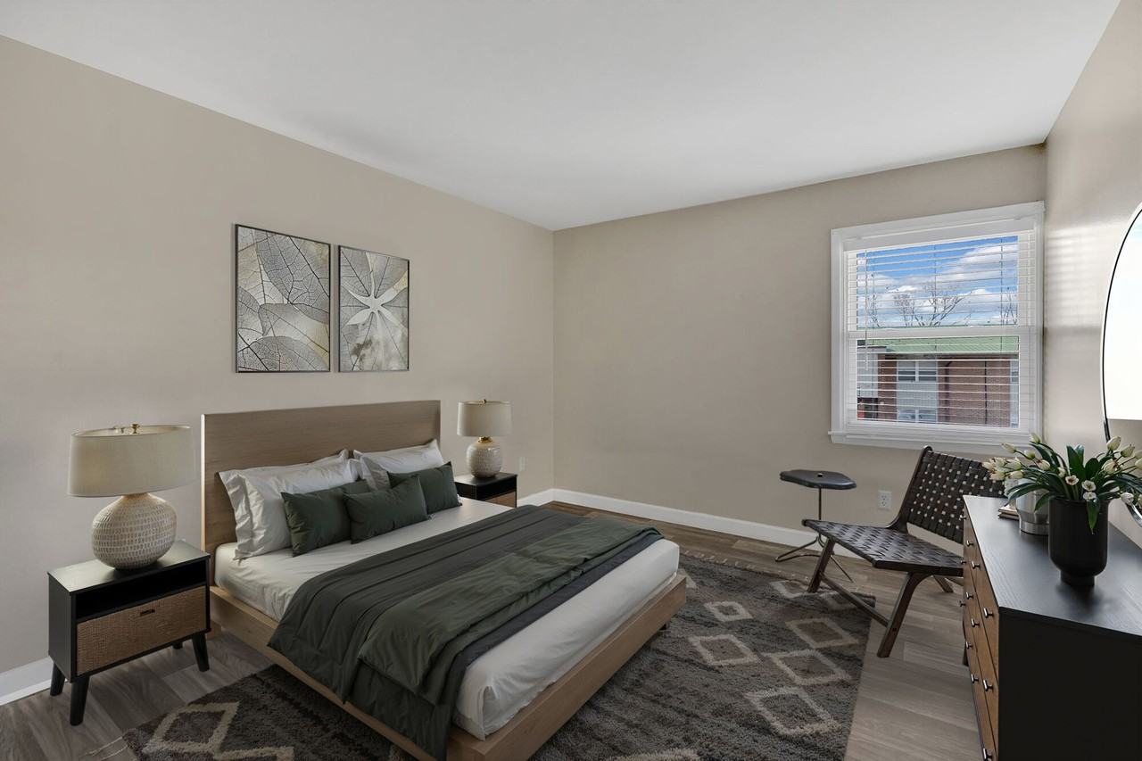 Bristol Square - Photo 6 of 19