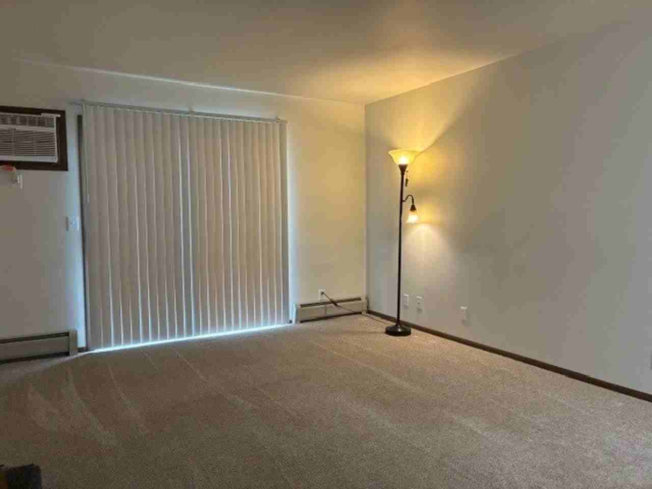 Happy Homes - 112 S Wisconsin St - Photo 4 of 30