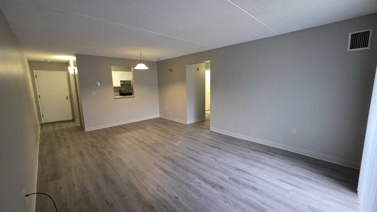 50 Harbor Point Blvd #210 - Photo 4 of 8