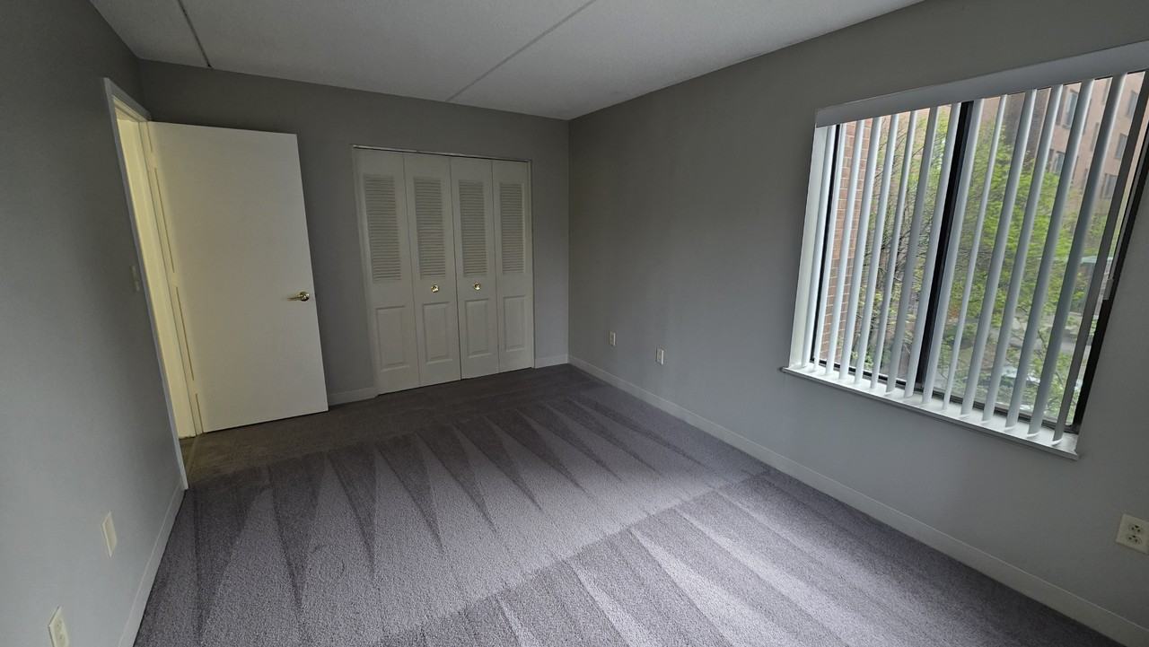 50 Harbor Point Blvd #210 - Photo 5 of 8