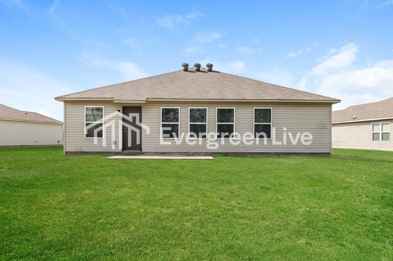 5421 Yukon Dr - Photo 2 of 15