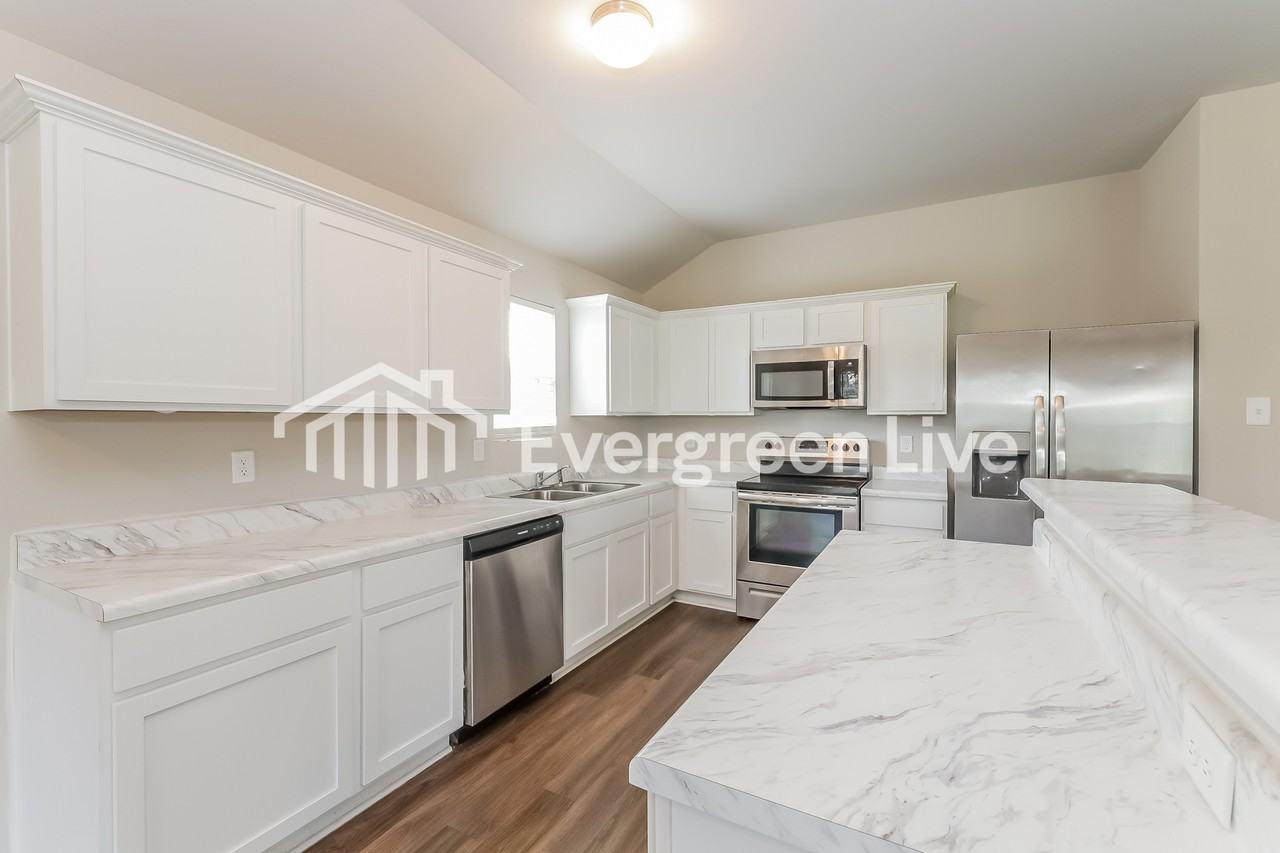 5421 Yukon Dr - Photo 6 of 15