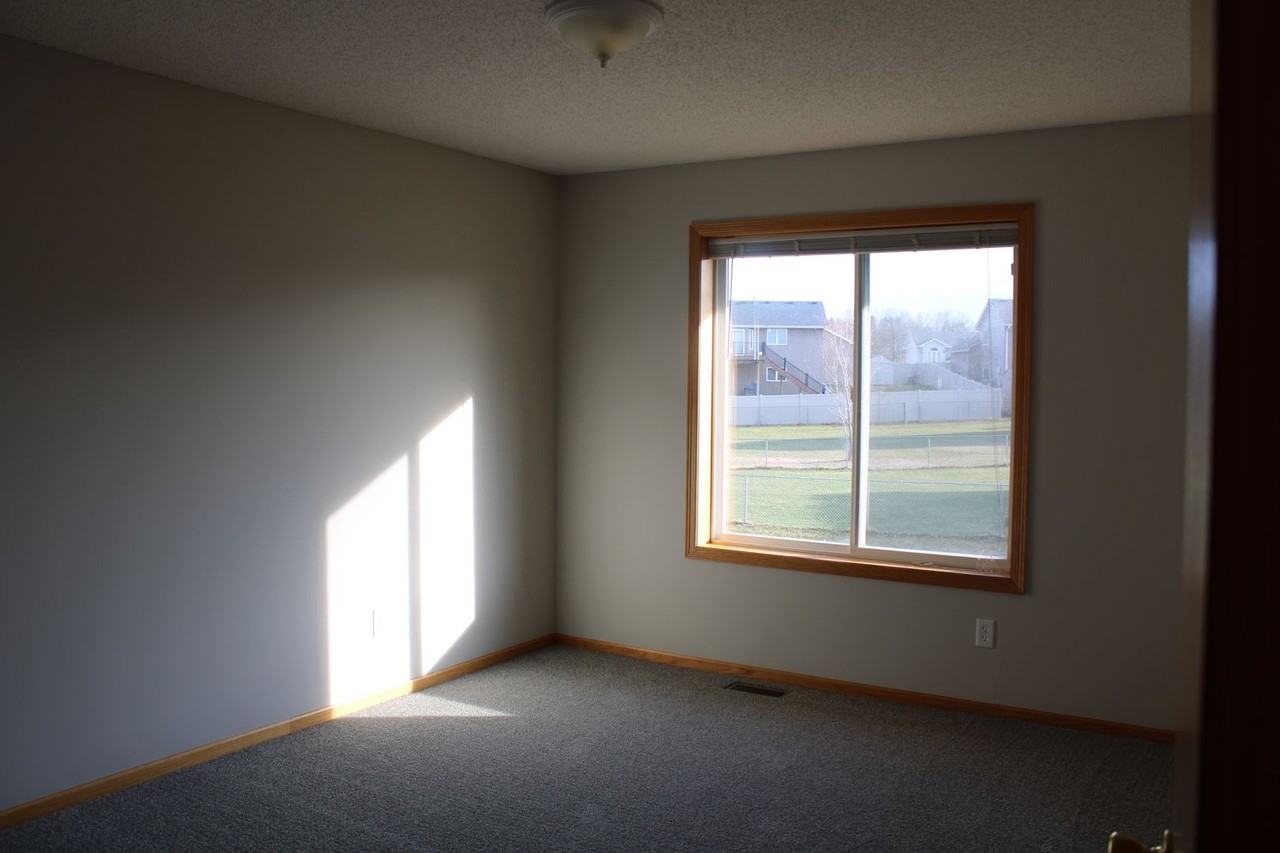 477 Meadow Ln - Photo 3 of 21