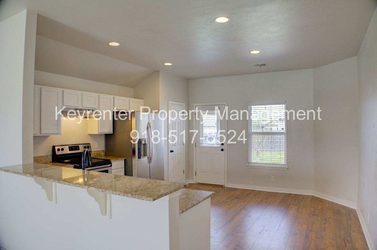 5839 E 148th Pl S - Photo 6 of 34