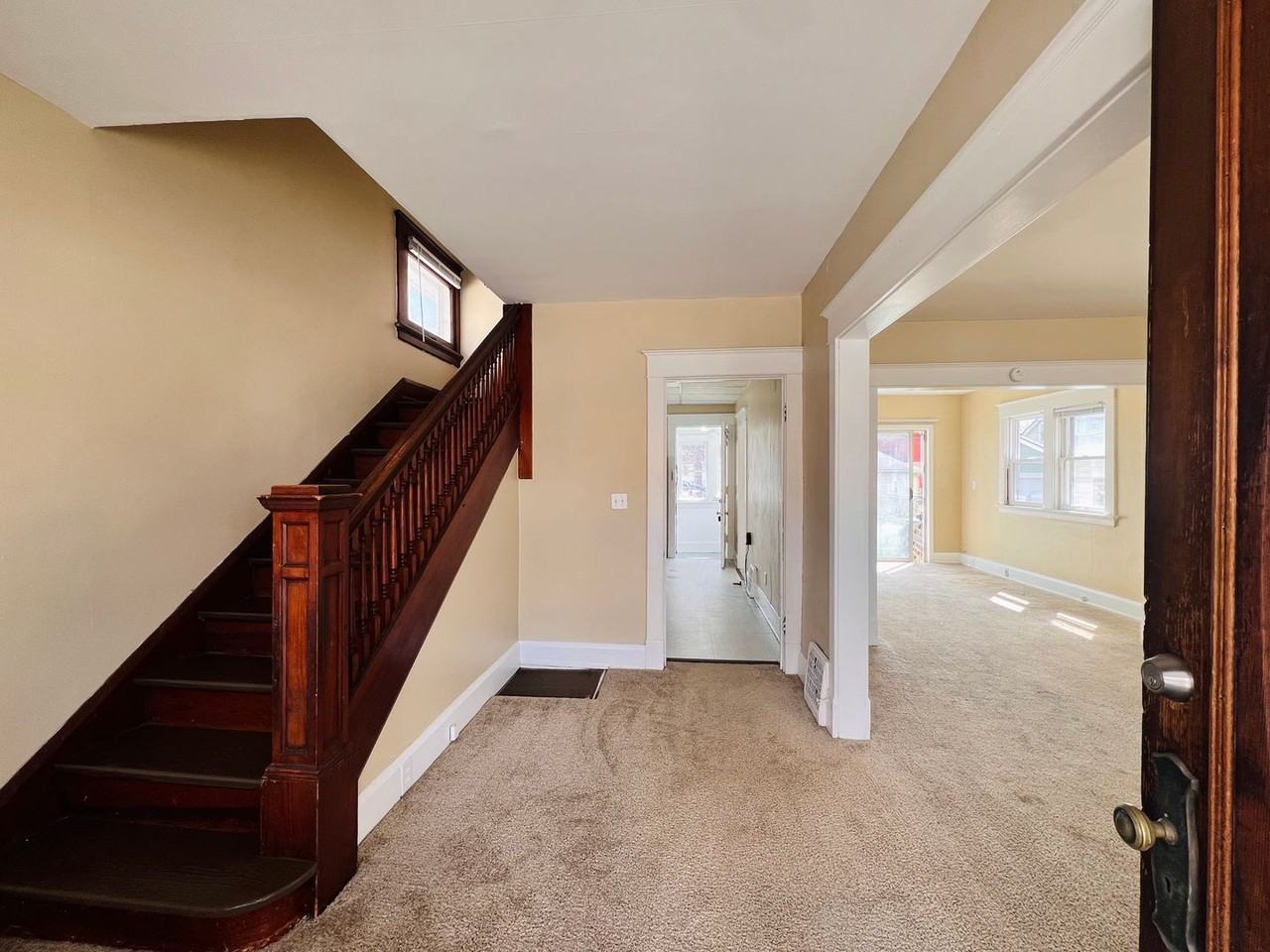 2074 Starr Ave - Photo 2 of 14