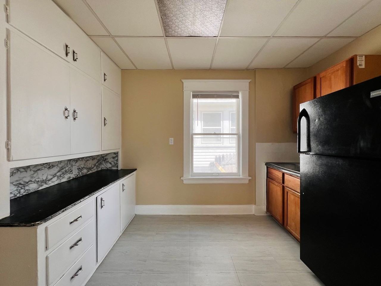 2074 Starr Ave - Photo 6 of 14