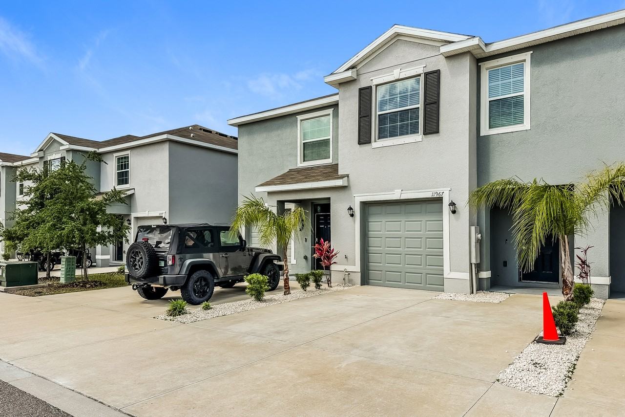 11967 Stoneport Pl - Photo 2 of 30