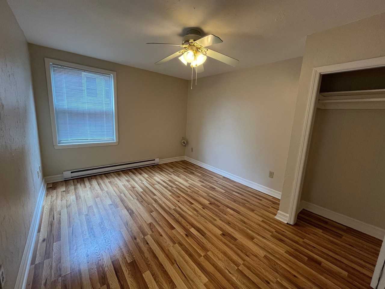 Stratford 214 - Photo 5 of 18