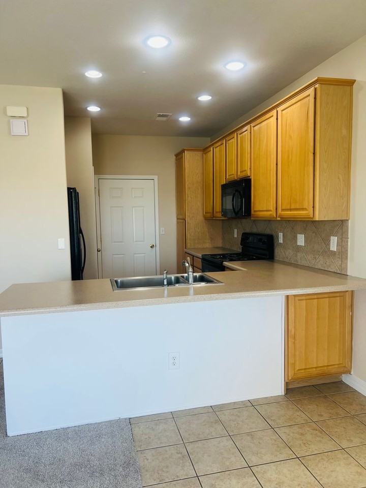4233 Prestige Pt - Photo 3 of 22