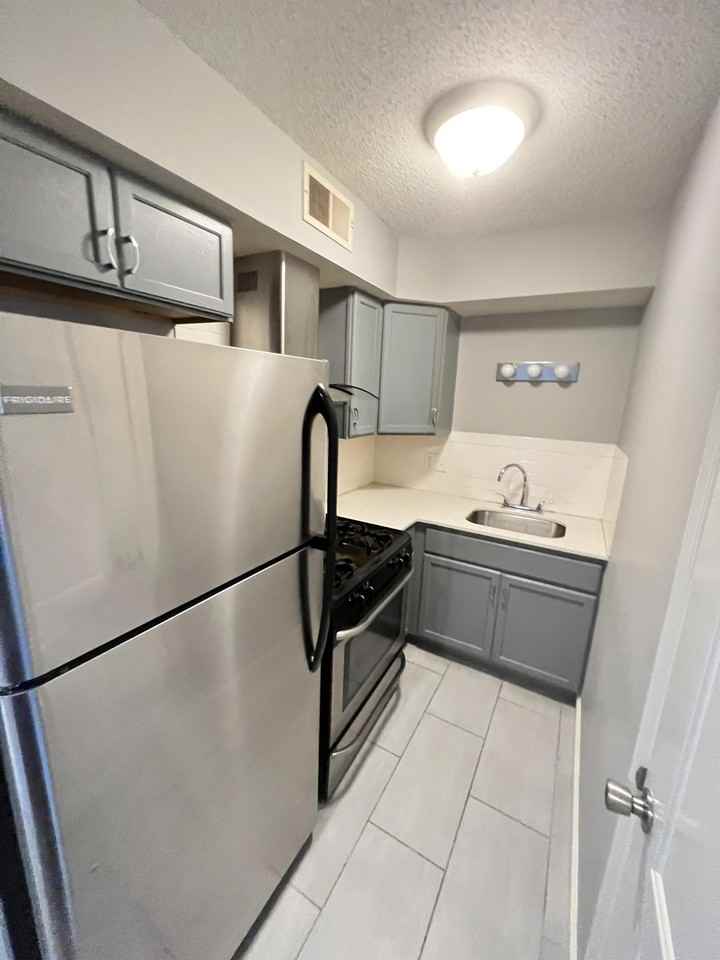 4130-4132 Fisher St KCKS 66103 - Photo 3 of 8