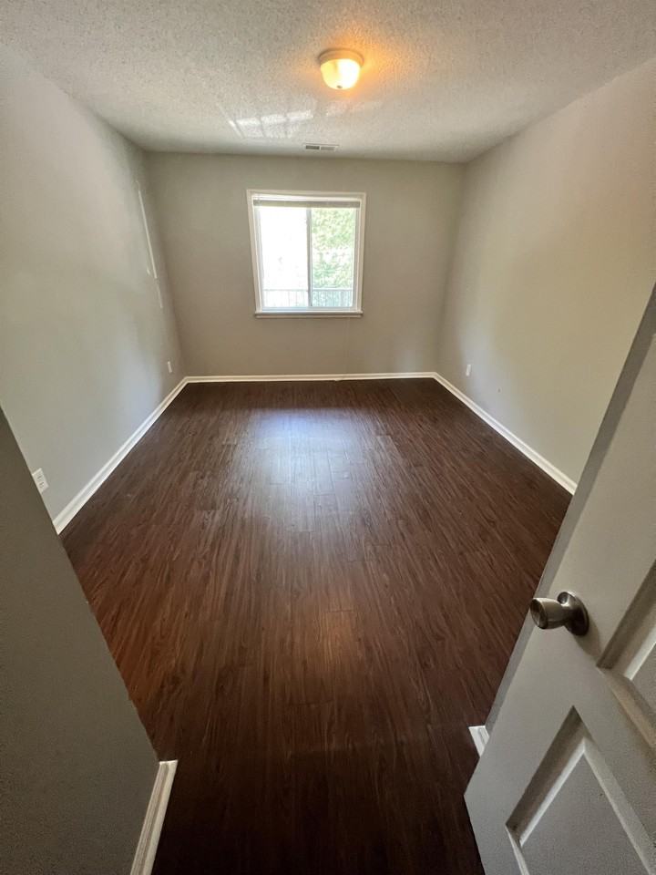 4130-4132 Fisher St KCKS 66103 - Photo 5 of 8