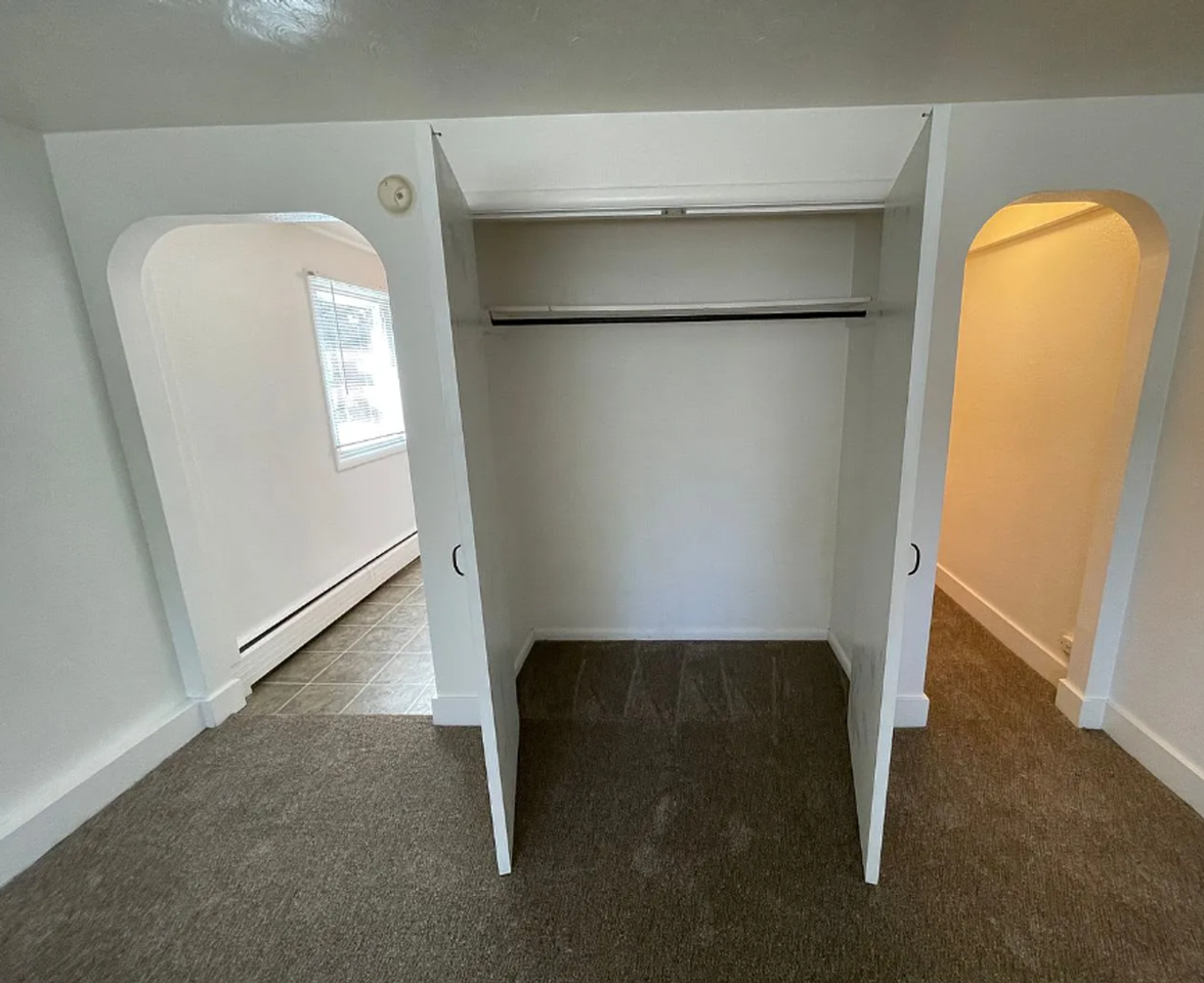 1005 19th Street - Photo 2 of 24