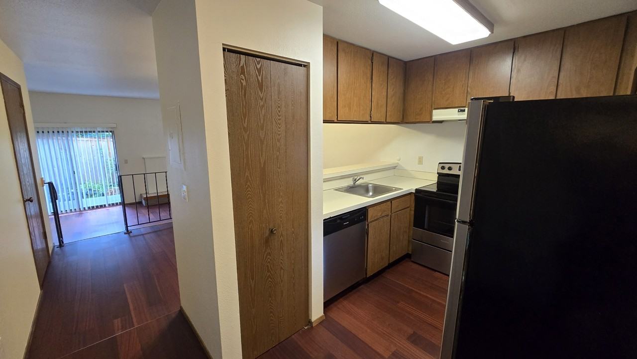 Gateway Townhomes - Photo 5 of 20