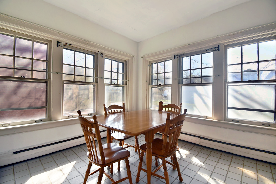 1535 5th Ave - Photo 4 of 11