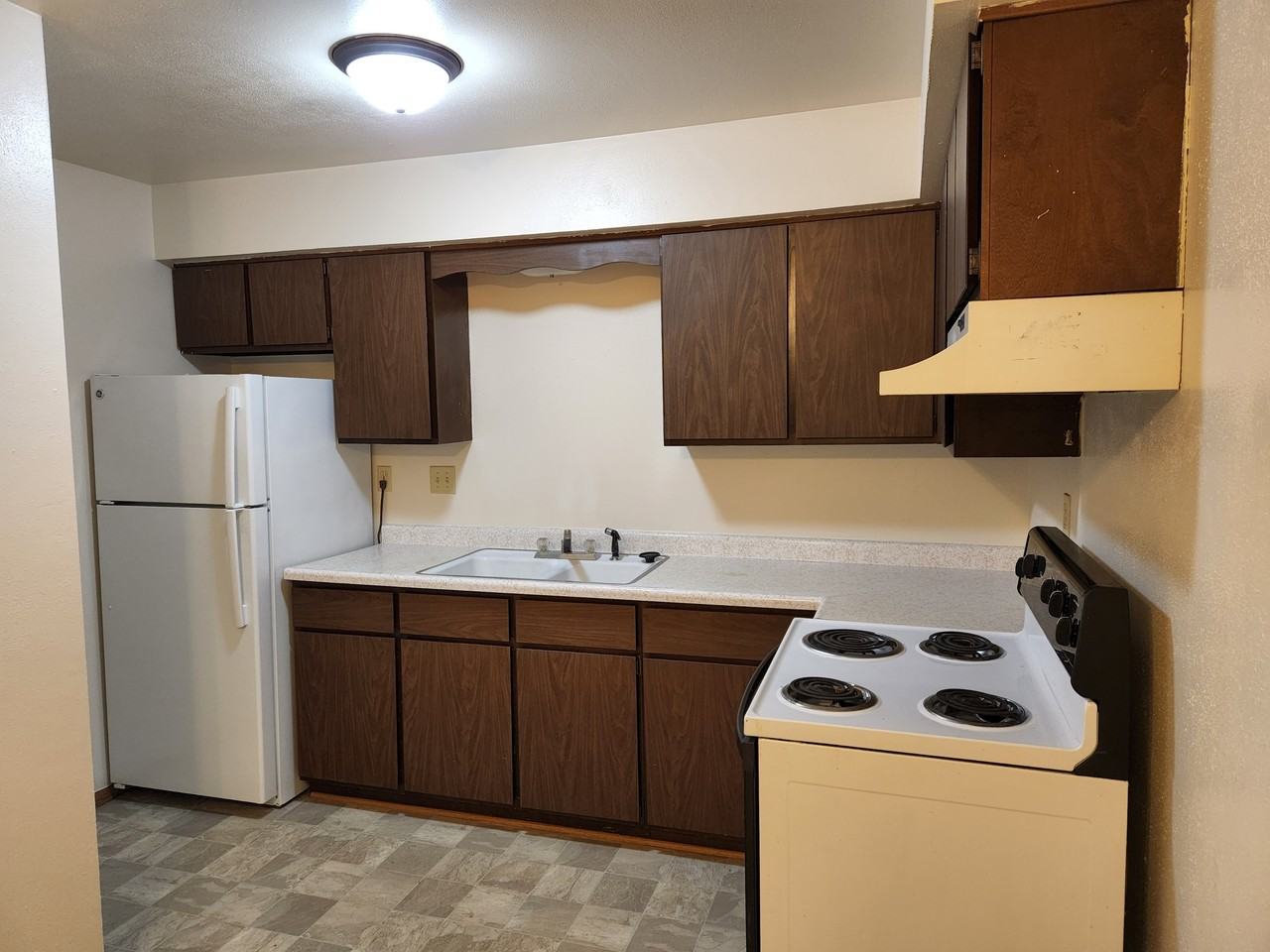 346 Hill Street - Photo 2 of 7