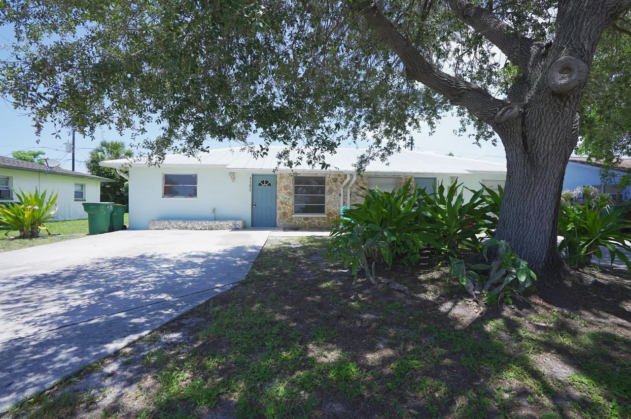 A-1193 South Alhambra Circle - Photo 4 of 30