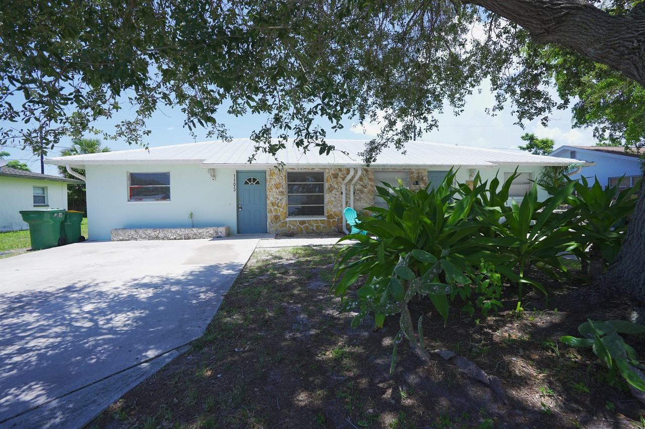 A-1193 South Alhambra Circle - Photo 5 of 30