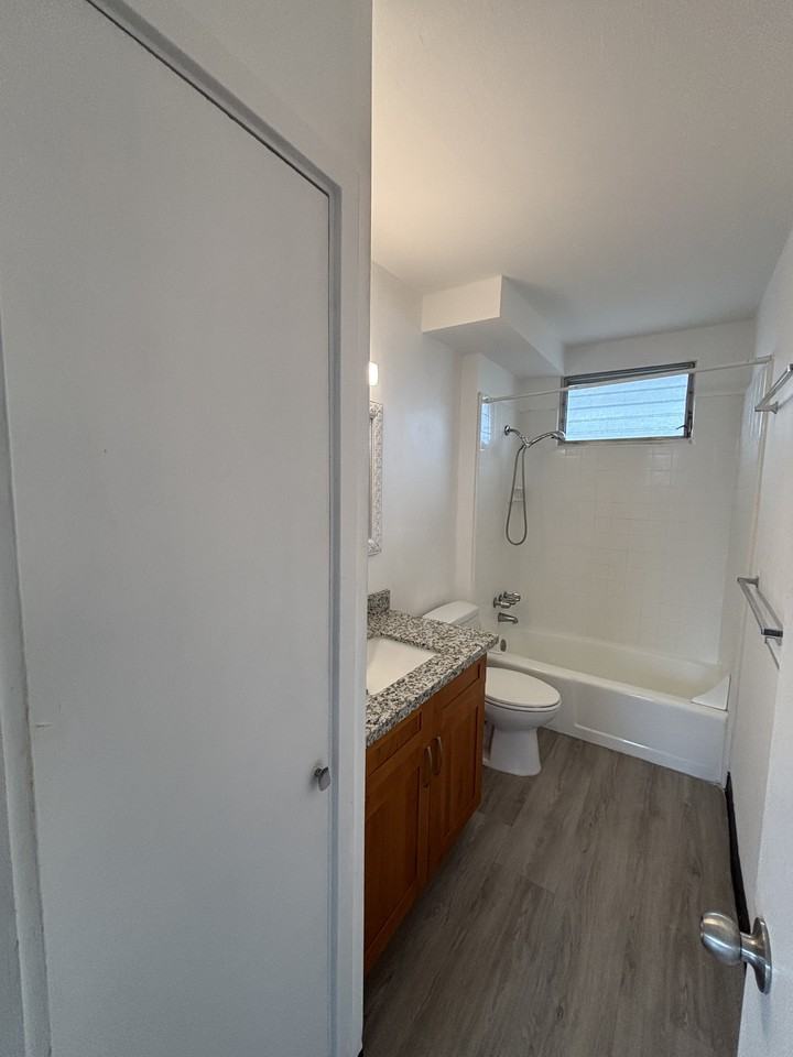 1323 Matlock Avenue - Photo 6 of 14