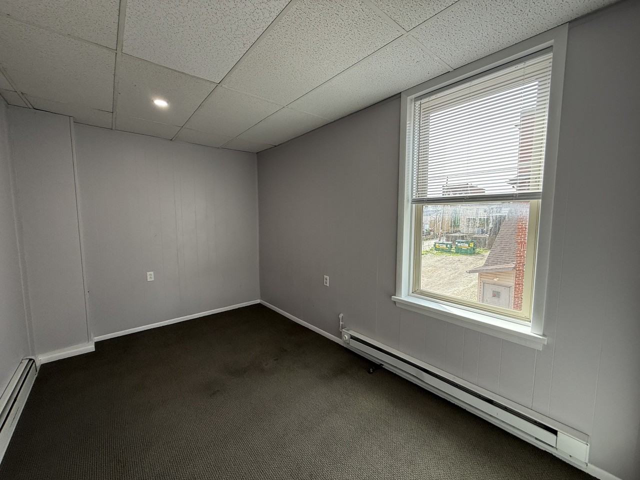 Morganti-Red - Photo 3 of 6