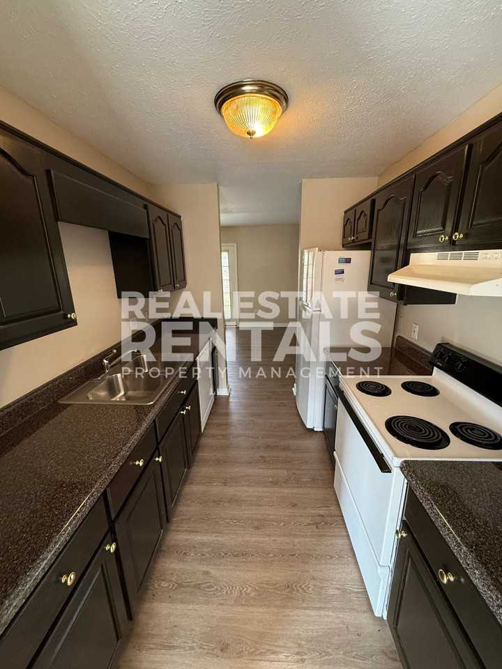 117 Brown Avenue - Photo 3 of 9