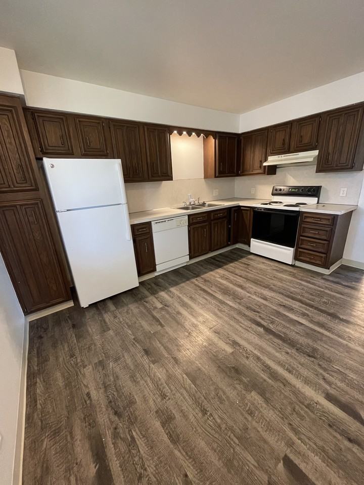 205 East Saginaw Highway - Photo 4 of 24